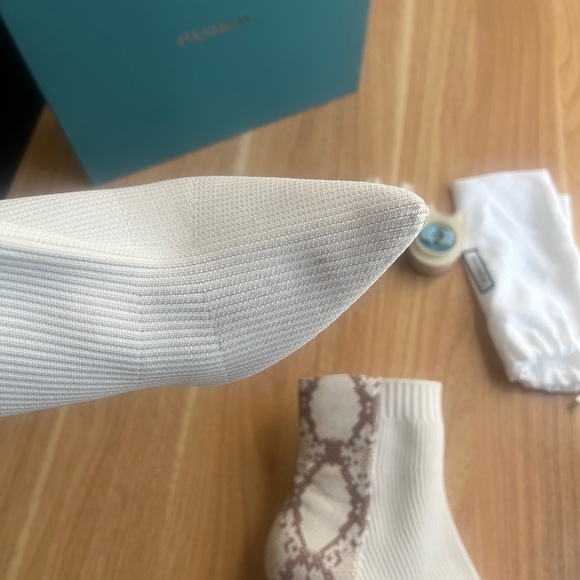 Pashion Footwear snakeskin ivory bootie (limited edition) - Picture 5 of 9